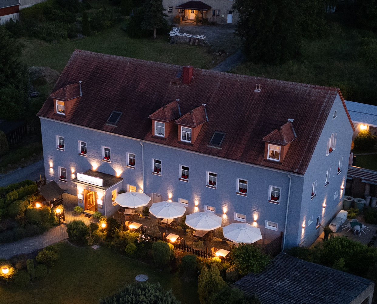 Auberge-Home-mobile-2